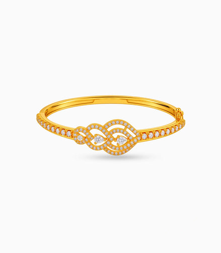 Gold Plated Tiered Scalloped AD Flexible Bracelet
