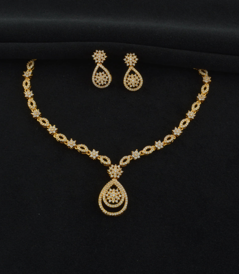 Gold Plated Sparkling Floral AD Necklace Set
