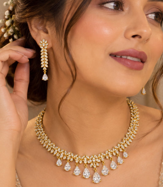 Gold Plated Sparkling Leaf AD Necklace Set