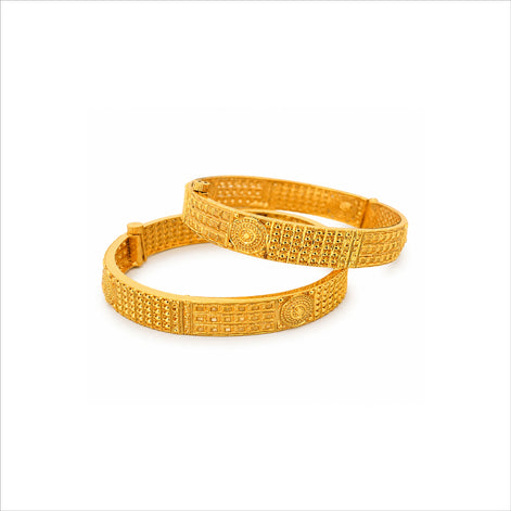 gold plated round emblem textured bangles DCC1018