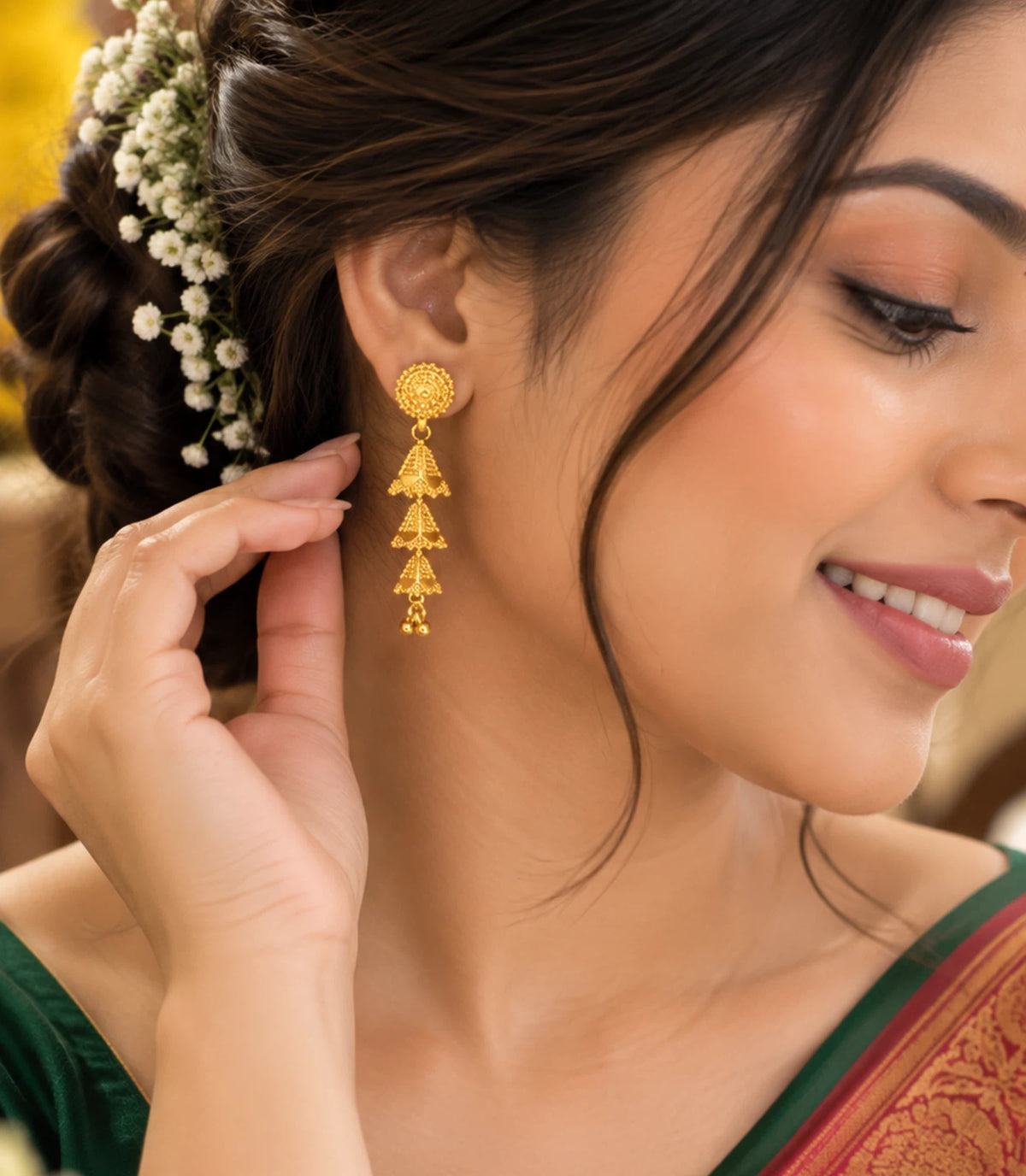 Gold Plated Feminine Jhumka Earrings