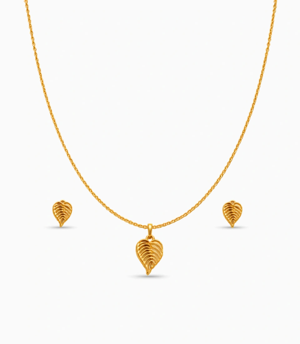 Gold Plated Delicate Heart Leaf AD Chain Pendant Set