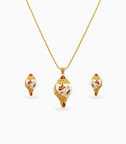 Gold Plated Sankh Enamel Chain Pendant Set