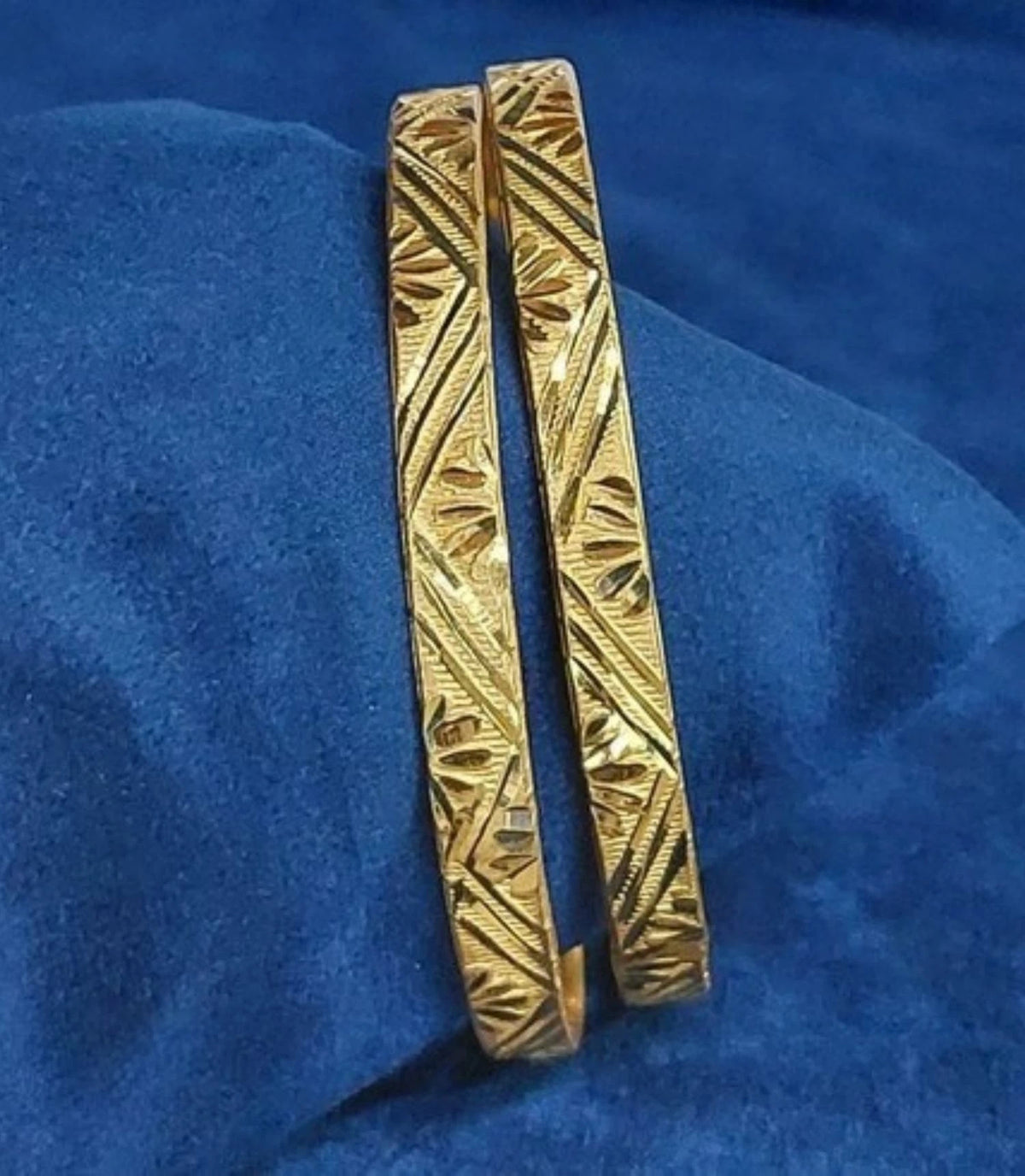 Gold Plated Sleek Bangle Set
