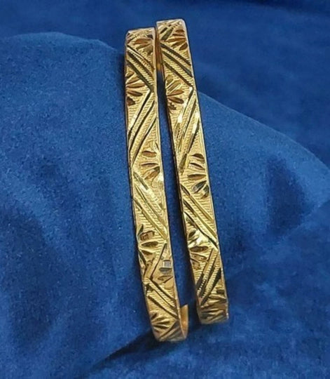 Gold Plated Sleek Bangle Set